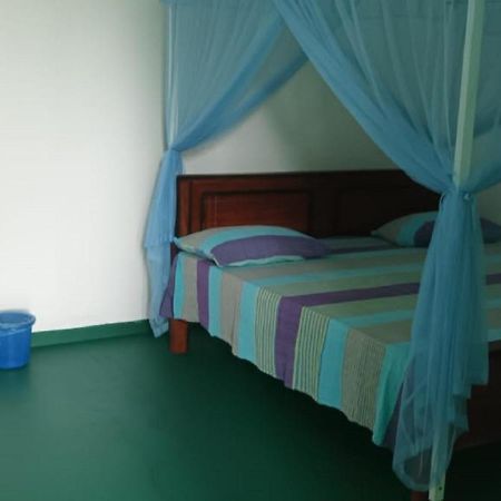 Lagoon Inn ฮัมบานโตตา ภายนอก รูปภาพ