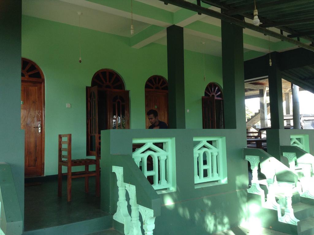 Lagoon Inn ฮัมบานโตตา ภายนอก รูปภาพ