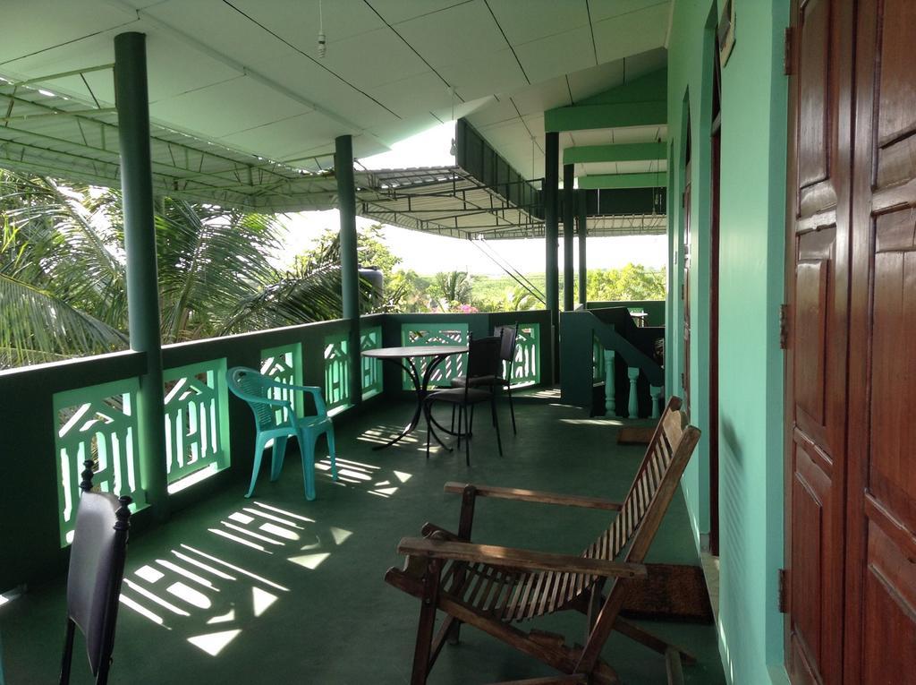 Lagoon Inn ฮัมบานโตตา ภายนอก รูปภาพ