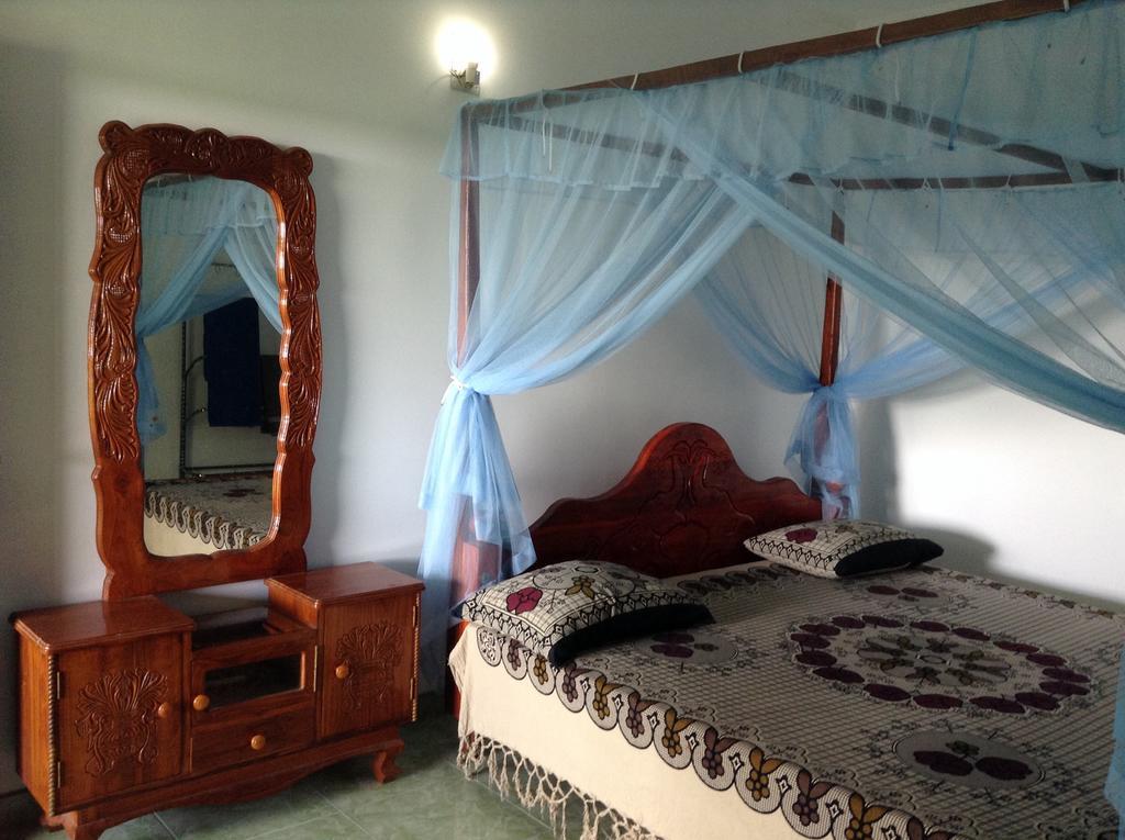 Lagoon Inn ฮัมบานโตตา ภายนอก รูปภาพ