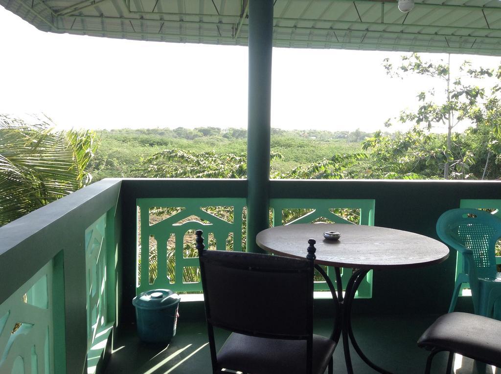 Lagoon Inn ฮัมบานโตตา ภายนอก รูปภาพ