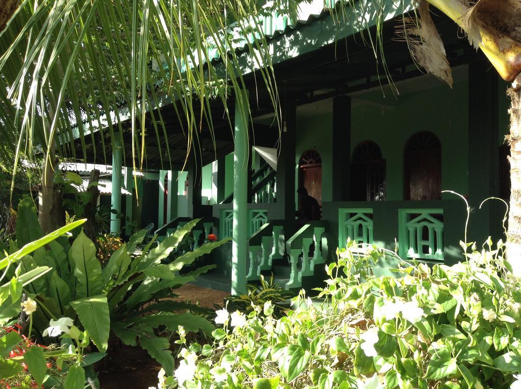 Lagoon Inn ฮัมบานโตตา ภายนอก รูปภาพ