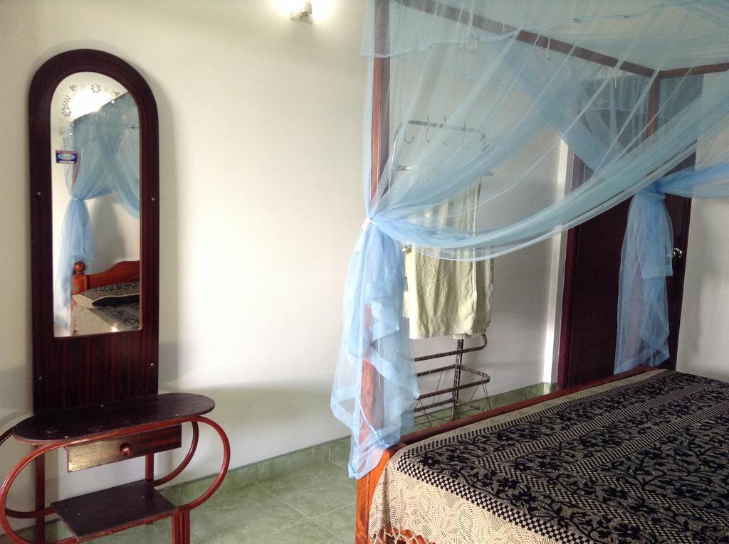 Lagoon Inn ฮัมบานโตตา ภายนอก รูปภาพ