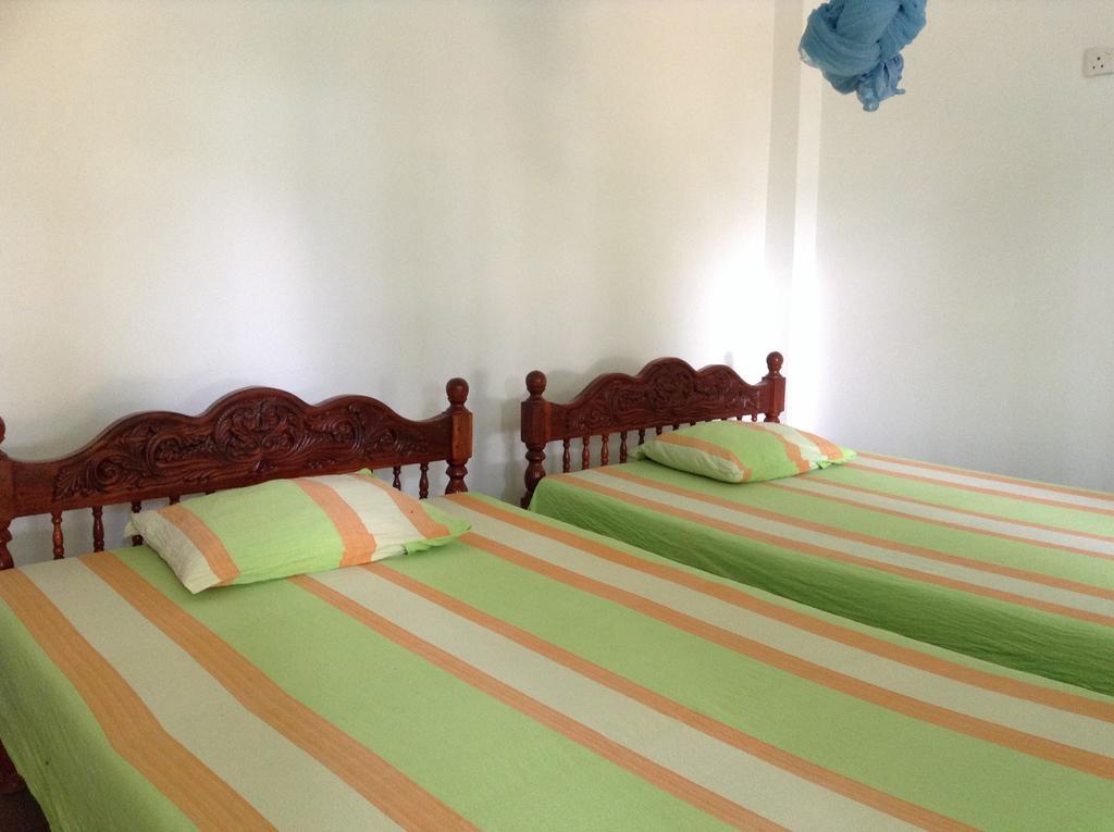 Lagoon Inn ฮัมบานโตตา ภายนอก รูปภาพ